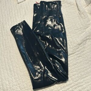 Spanx navy blue patten leggings.